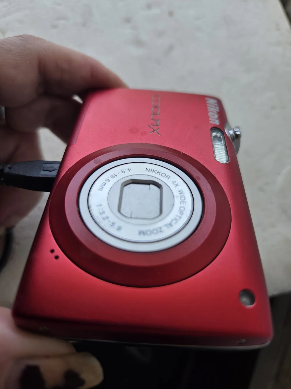 Nikon COOLPIX S205 Compact Digital Camera - Red In Box